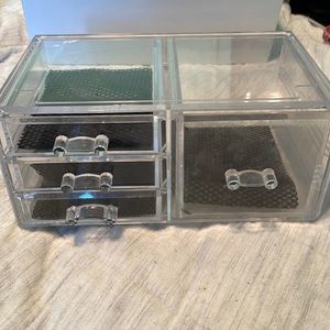 ACRYLIC stackable makeup display